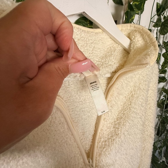 Skims Cozy Knit Pullover - Picture 9 of 10